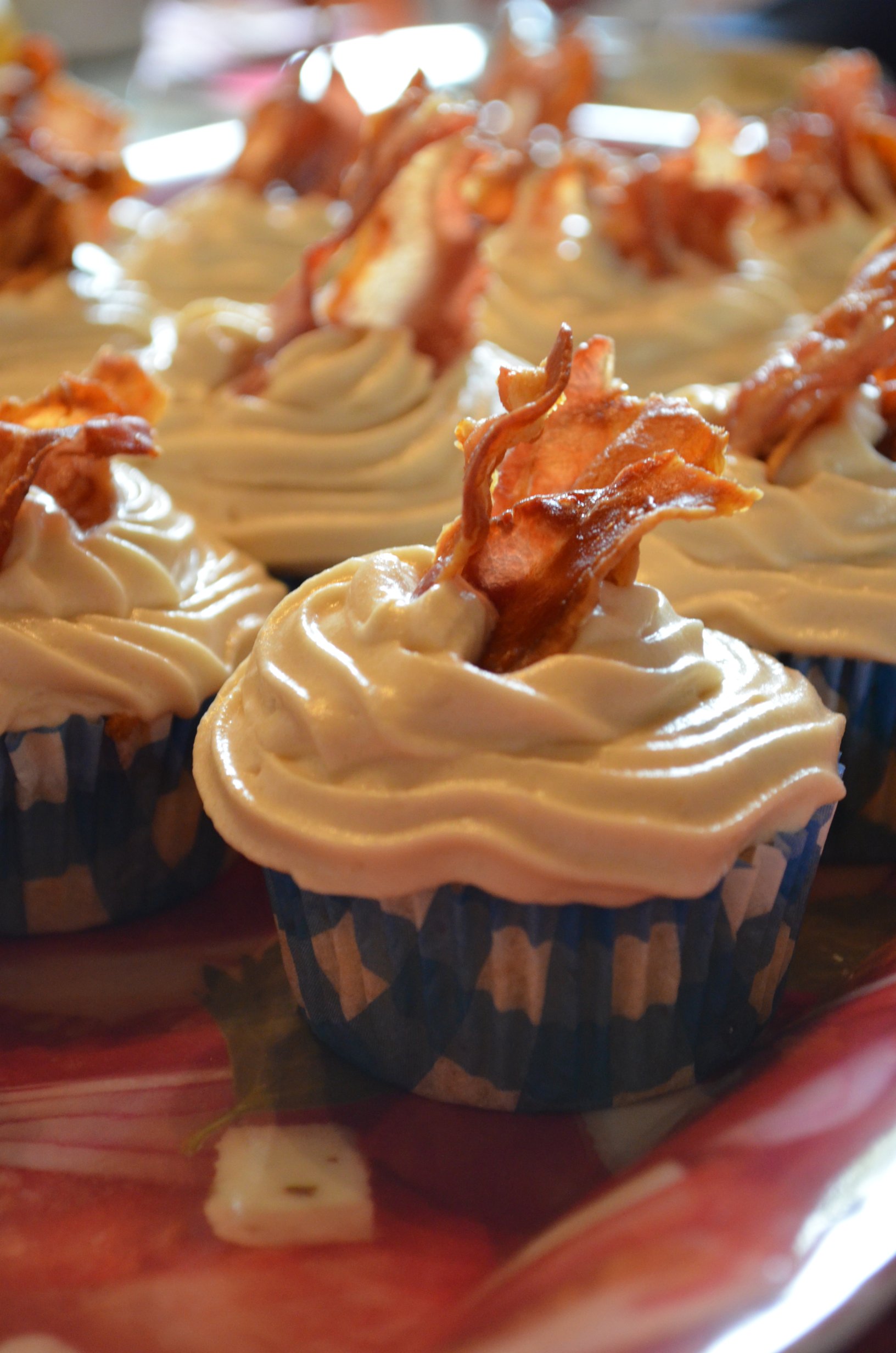 Caramel Maple Bacon Cupcakes by gingerlemonandspice