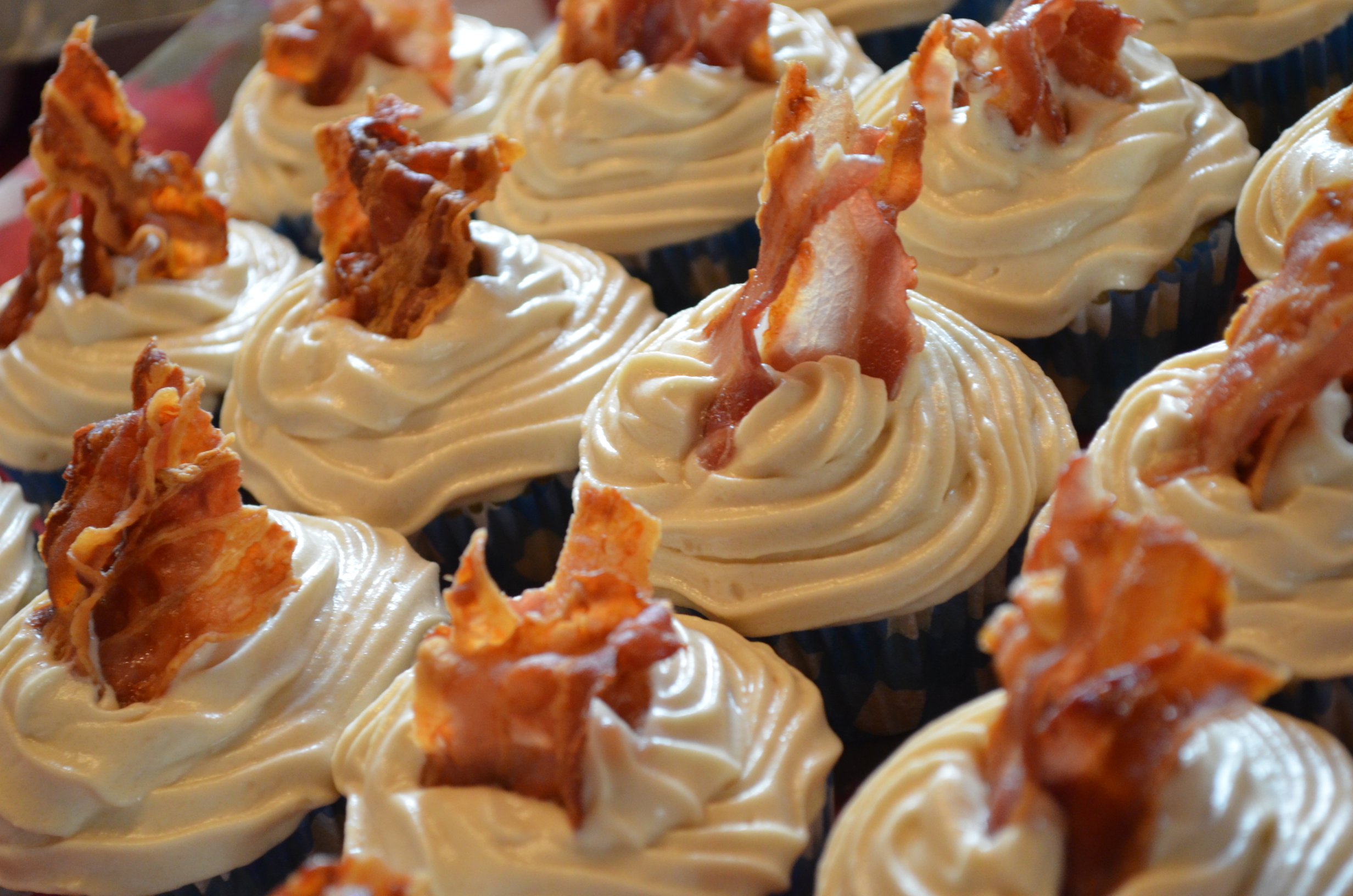 Caramel Maple Bacon Cupcakes by gingerlemonandspice