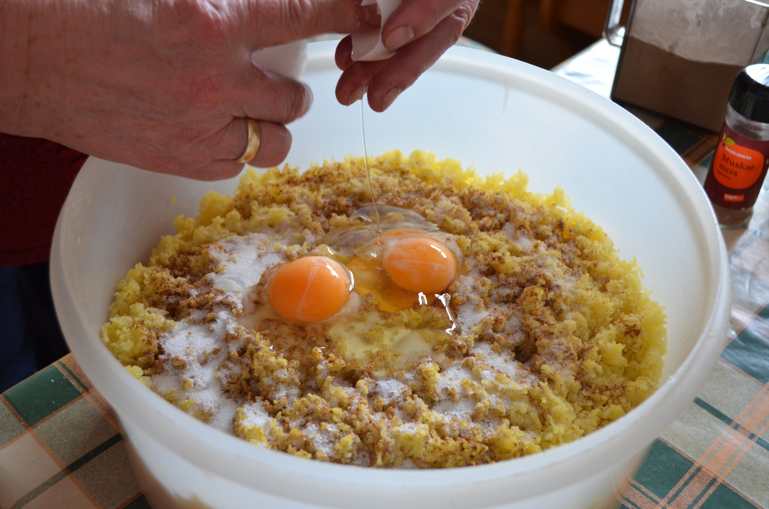 Rouladen und Klöße mit Rotkraut - Easter Menue